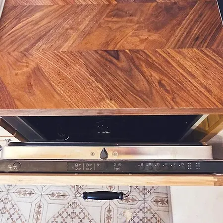 5 Mins From And 1 Min From Center - Porto Appartement