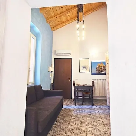 5 Mins From And 1 Min From Center - Porto Imperia