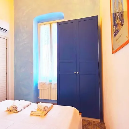 5 Mins From And 1 Min From Center - Porto Apartman