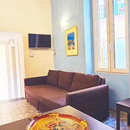 5 Mins From And 1 Min From Center - Porto Apartment *