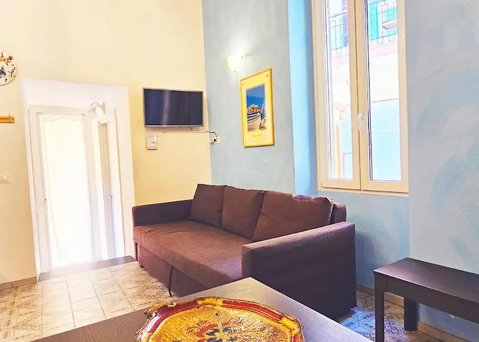 5 Mins From And 1 Min From Center - Porto Διαμέρισμα *