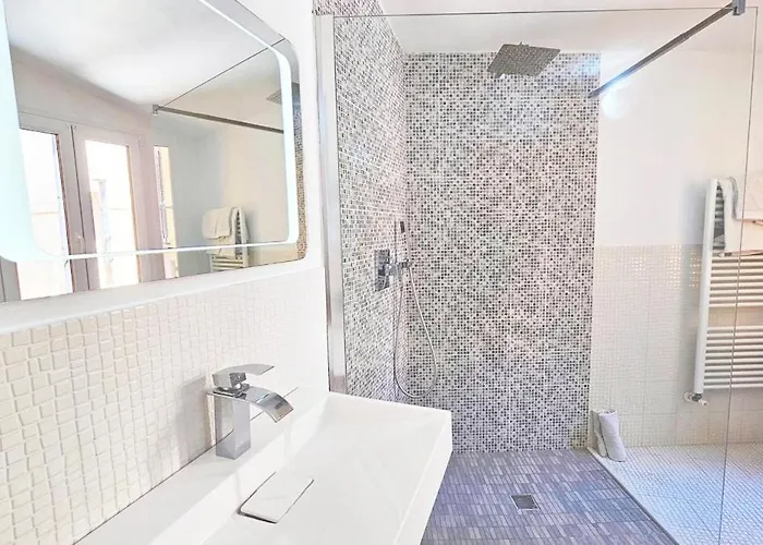 5 Mins From And 1 Min From Center - Porto